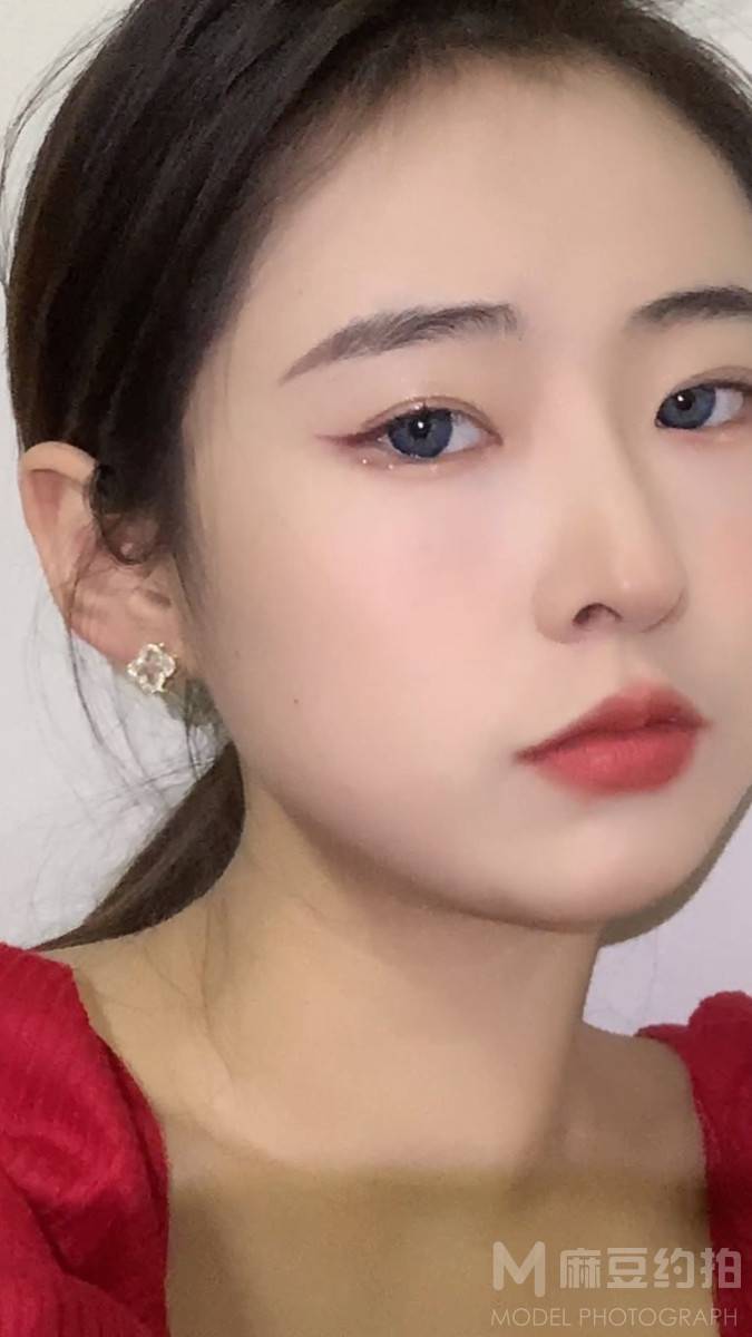 妆容模特