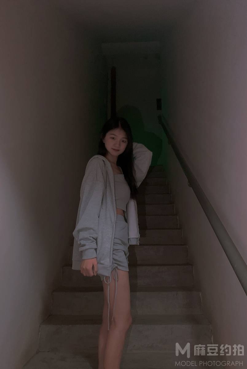 黑白模特