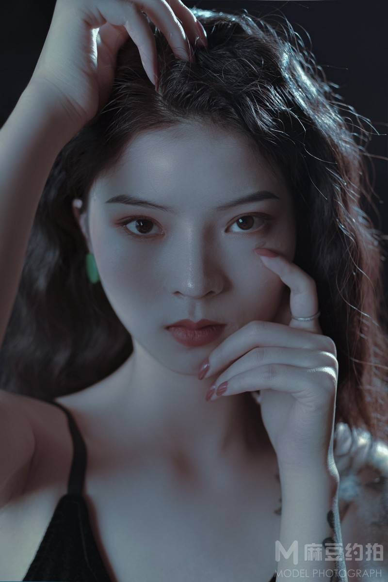 情绪模特