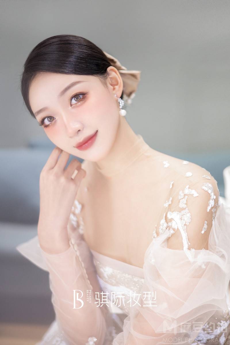 妆容模特