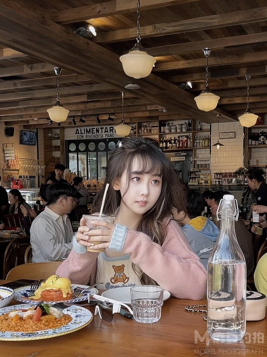 情绪模特