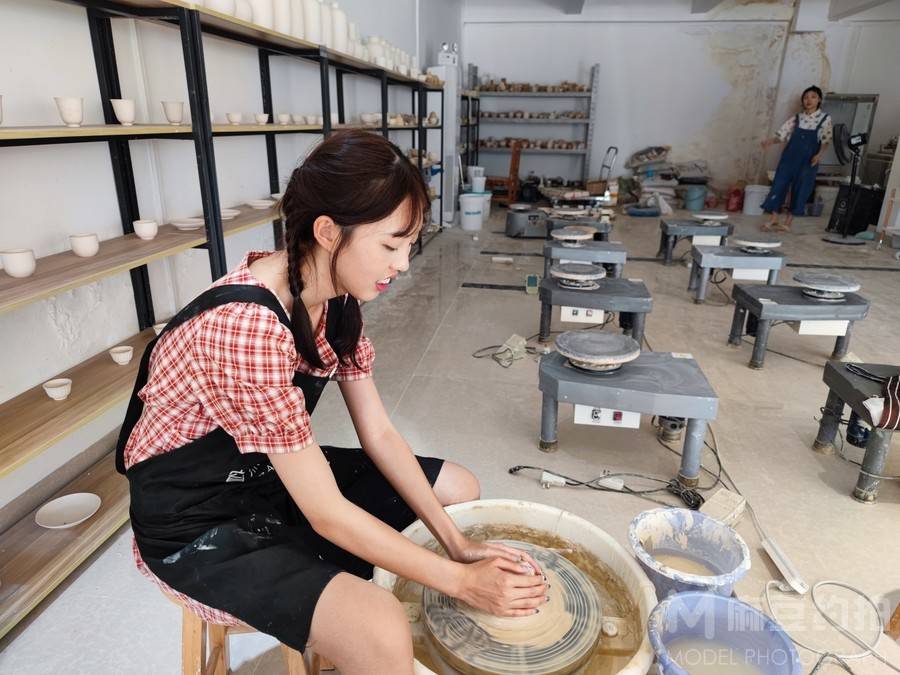 校园模特