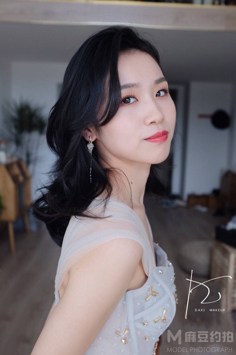 妆容模特