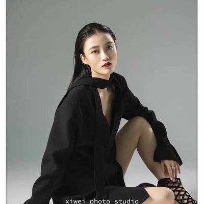 黑白模特