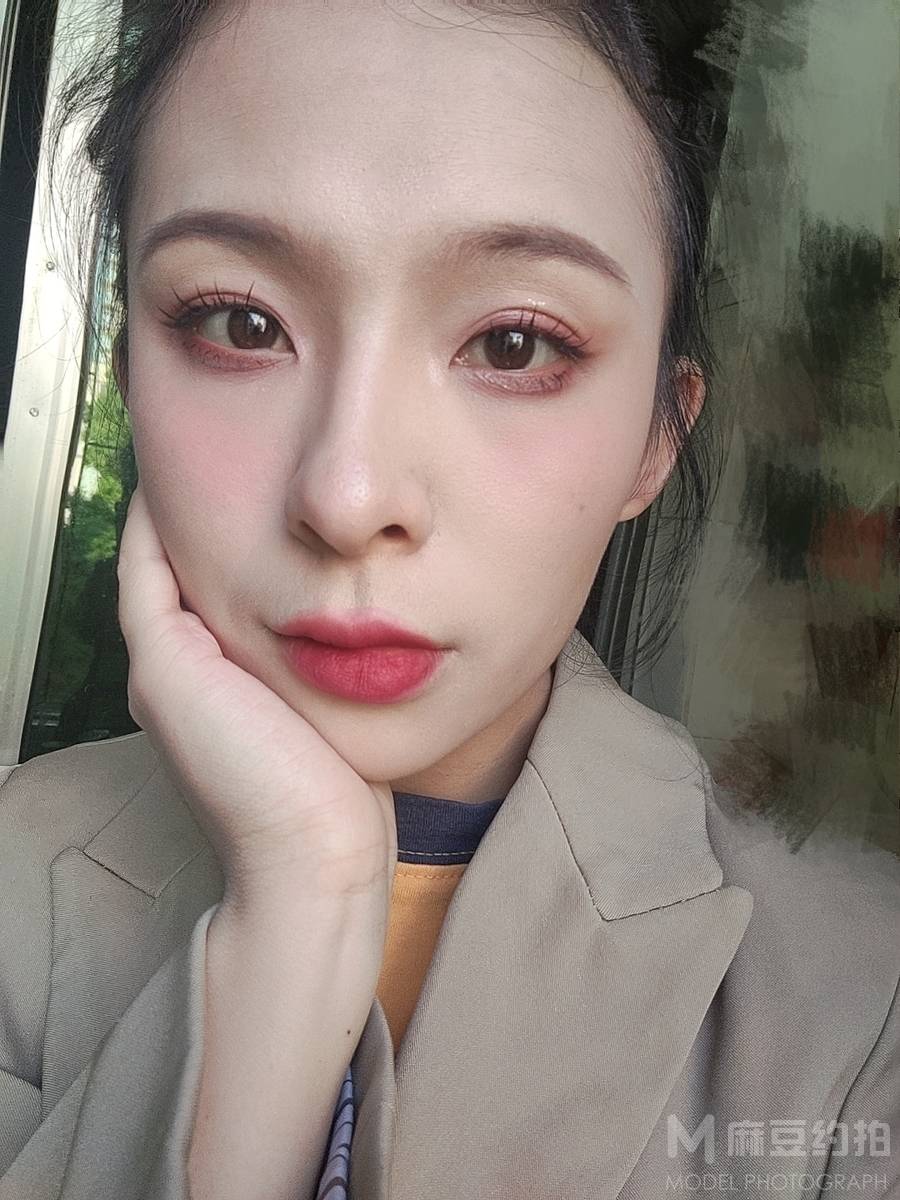 妆容模特