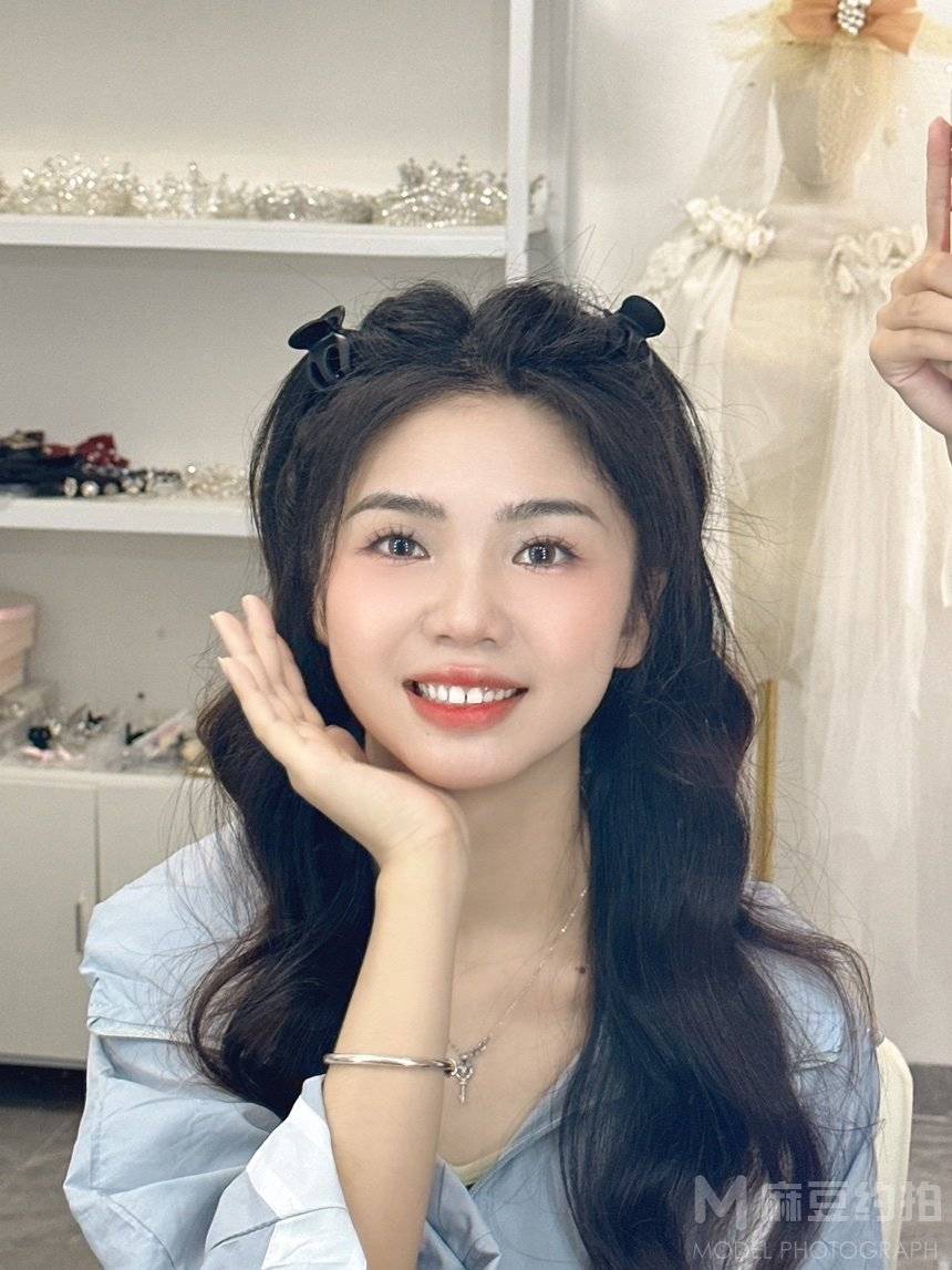 妆容模特