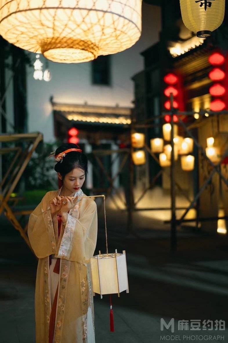 汉服模特