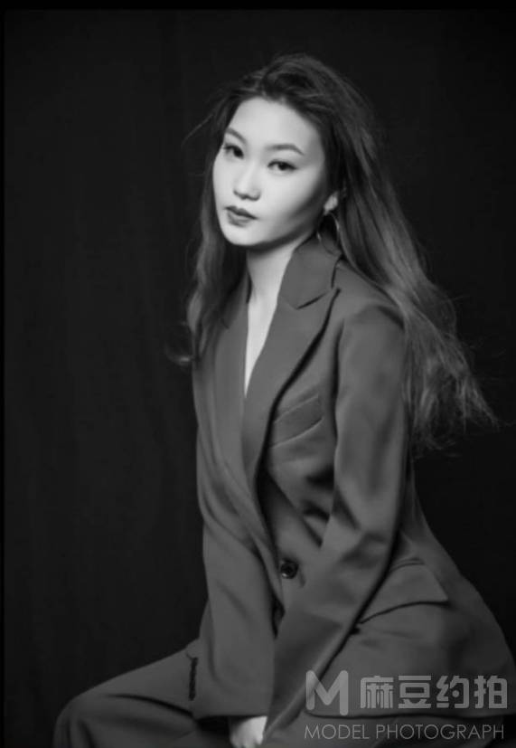 黑白模特