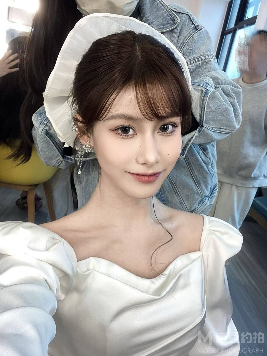妆容模特