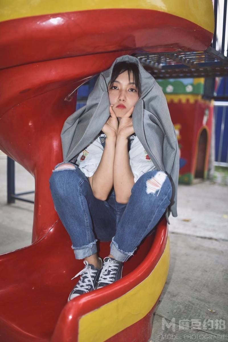 情绪模特
