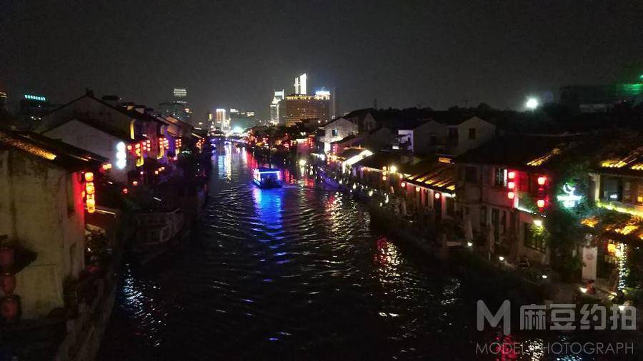 夜景模特