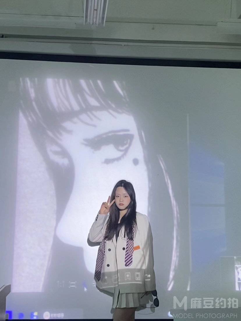 校园模特