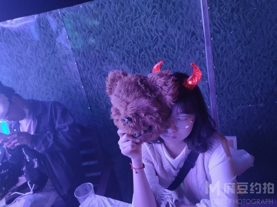 情绪模特