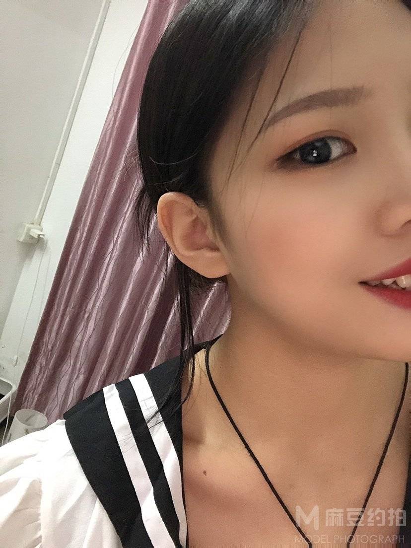 黑白模特