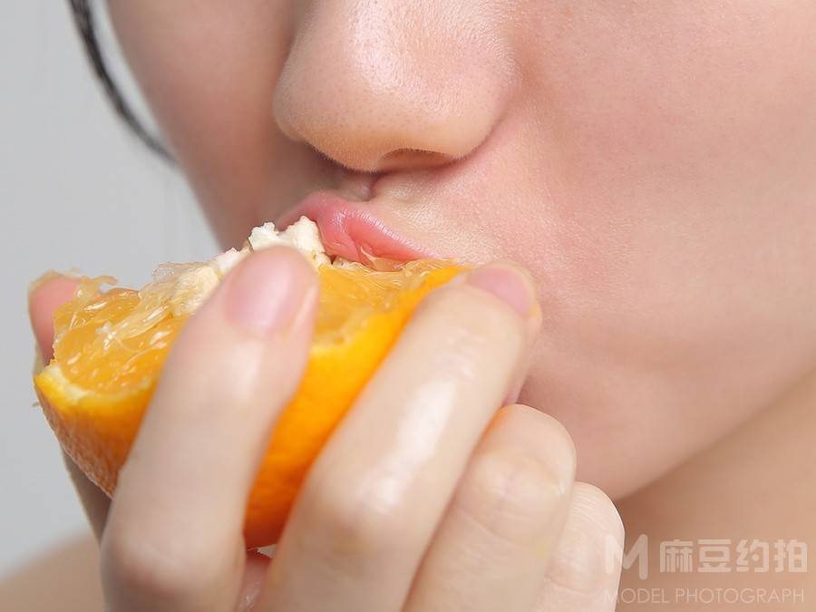 黑白模特