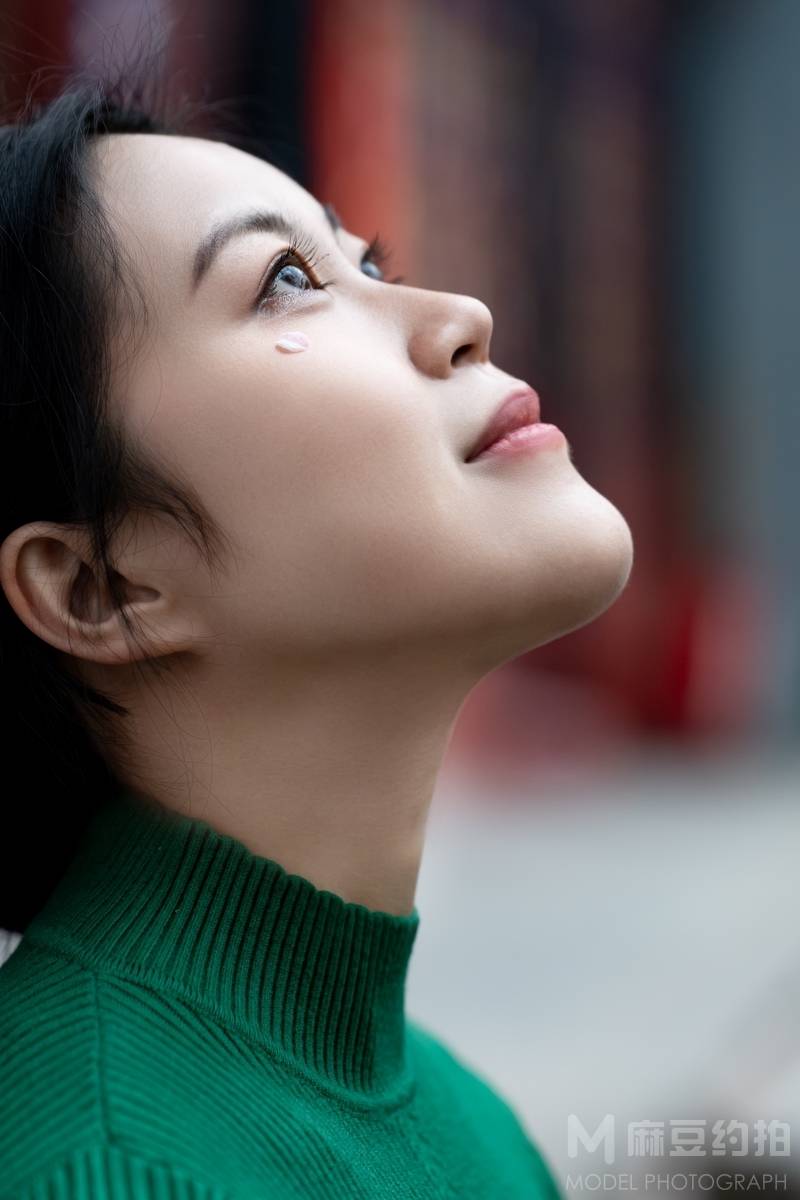 情绪模特