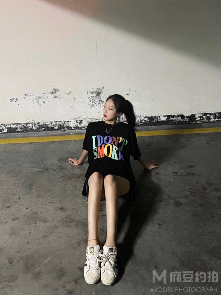 黑白模特