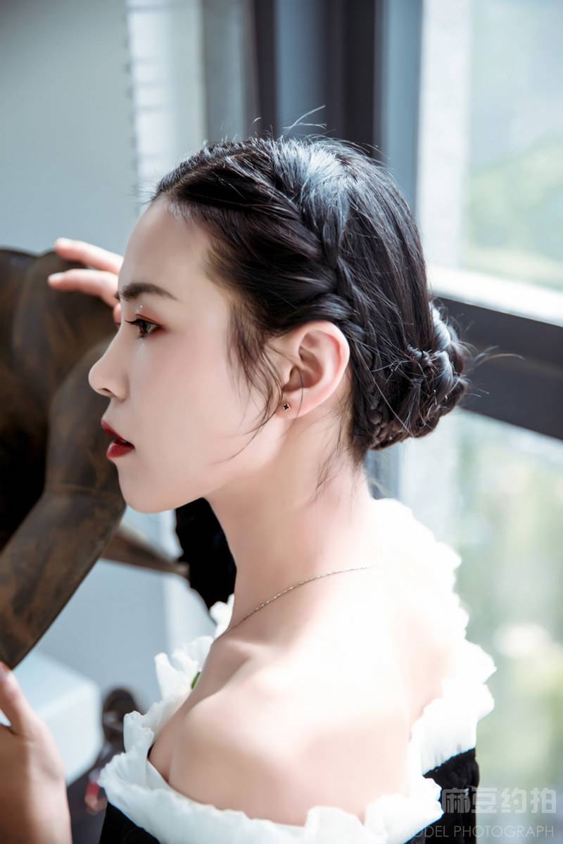 黑白模特