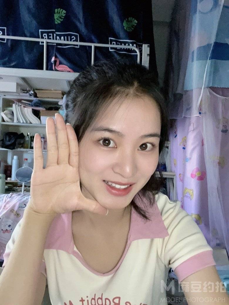 校园模特