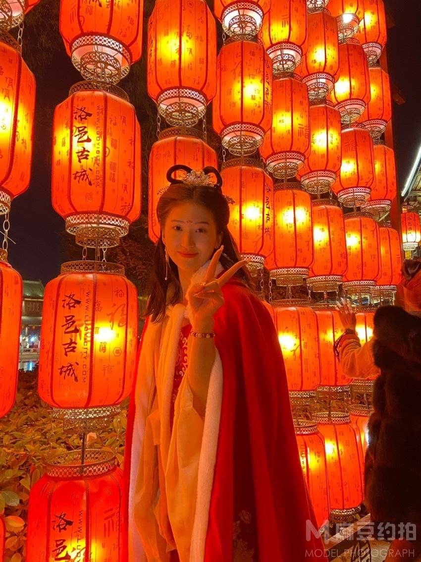 汉服模特
