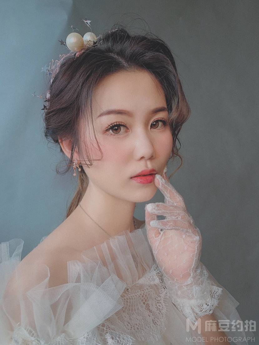 妆容模特