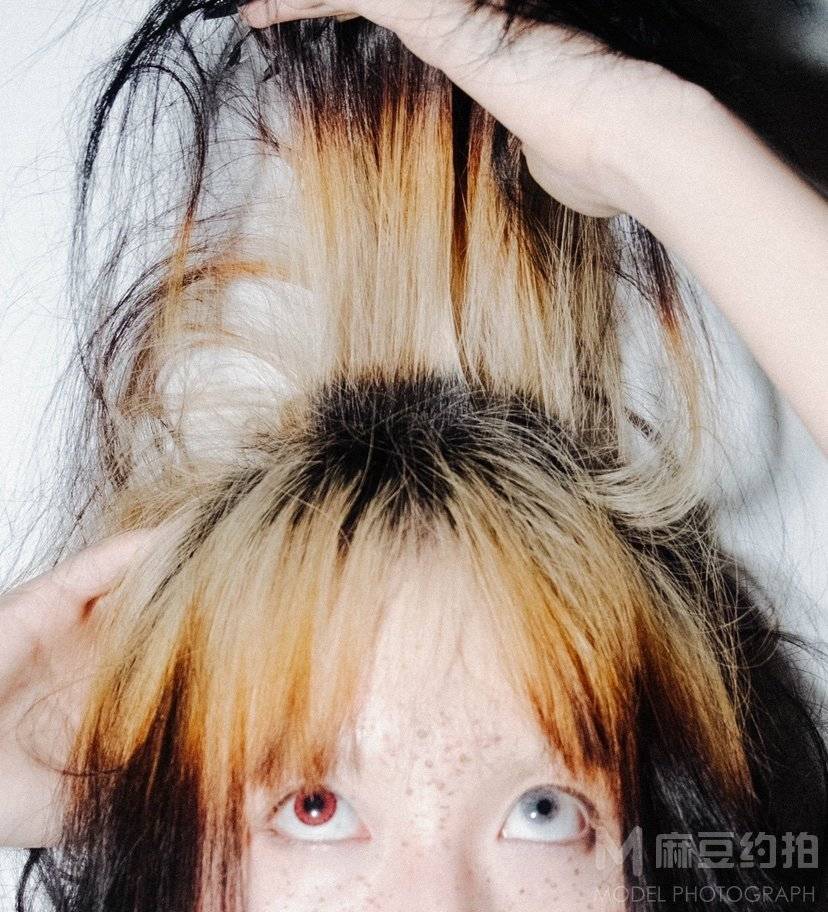 情绪模特