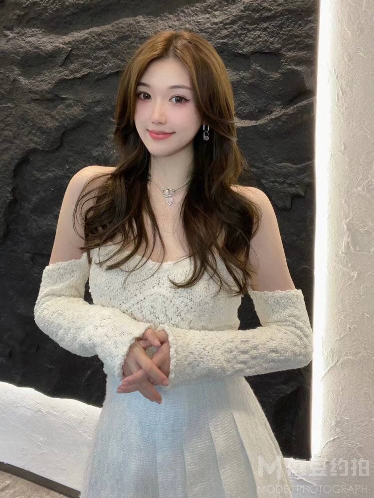 黑白模特