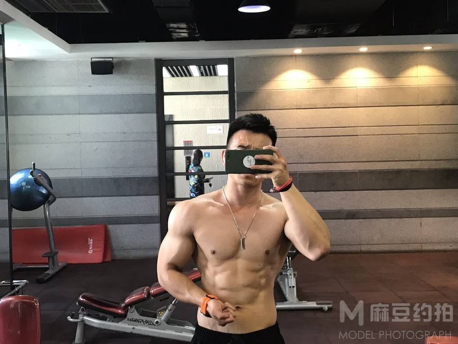 纪实模特