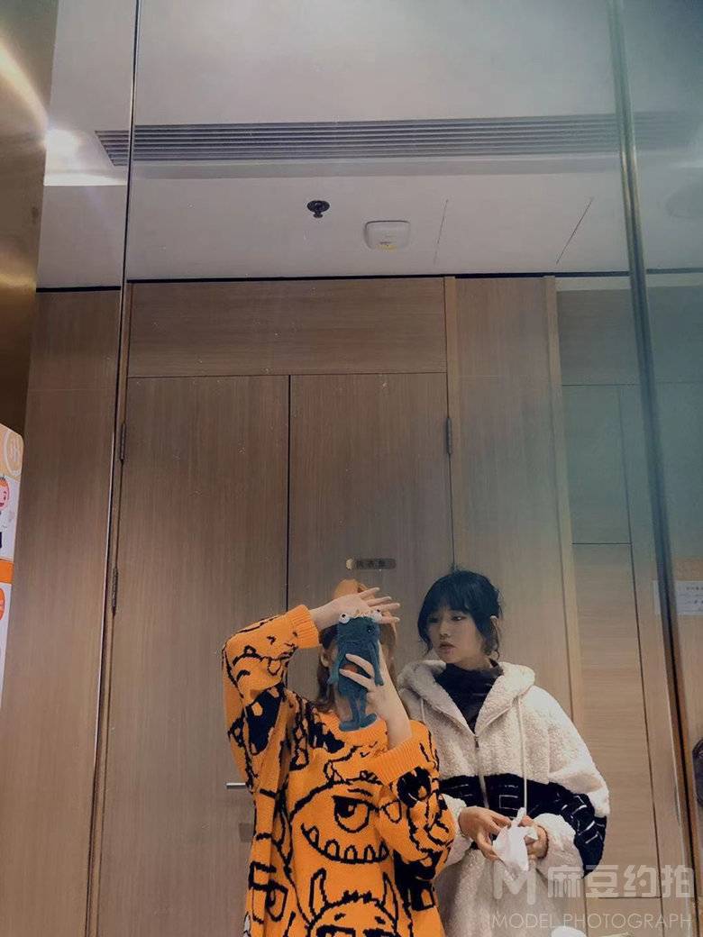 黑白模特