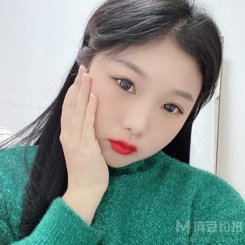 黑白模特
