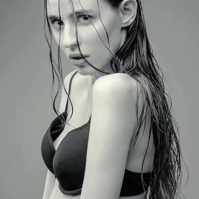 宝丽来模特