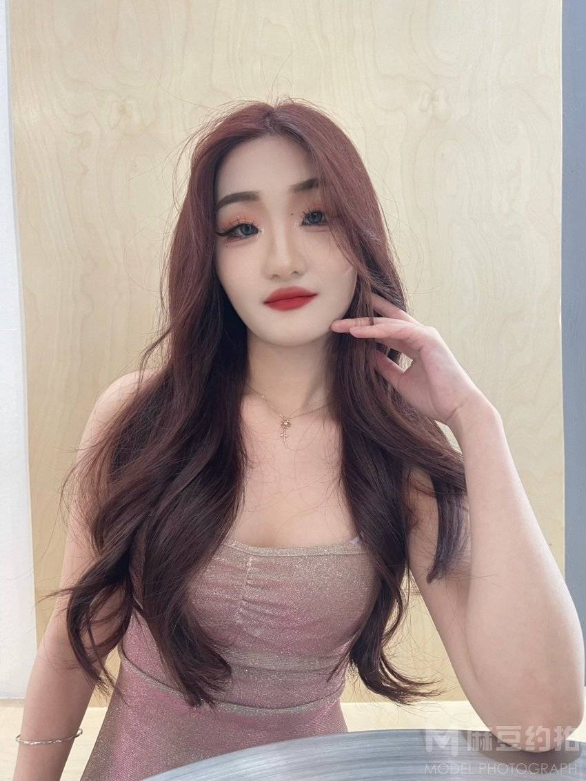 纪实模特