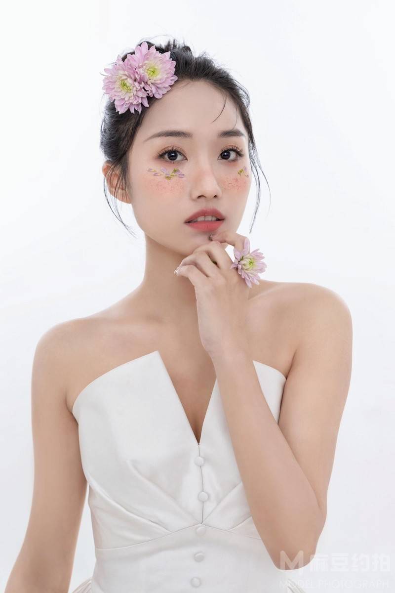 妆容模特