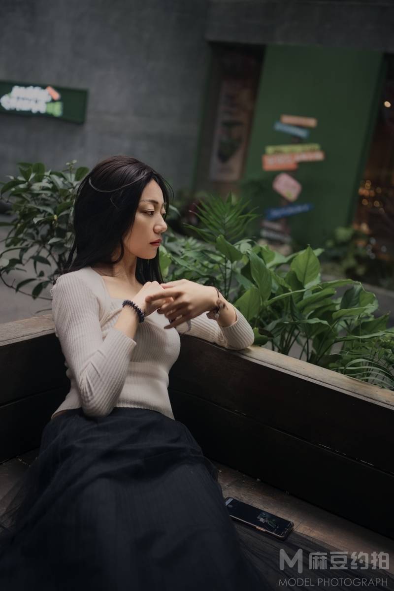 情绪模特