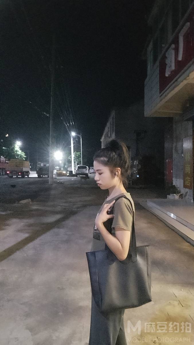 夜景模特