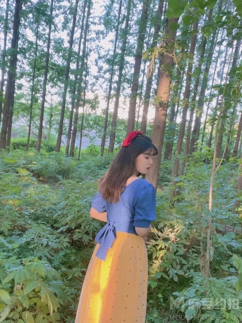校园模特