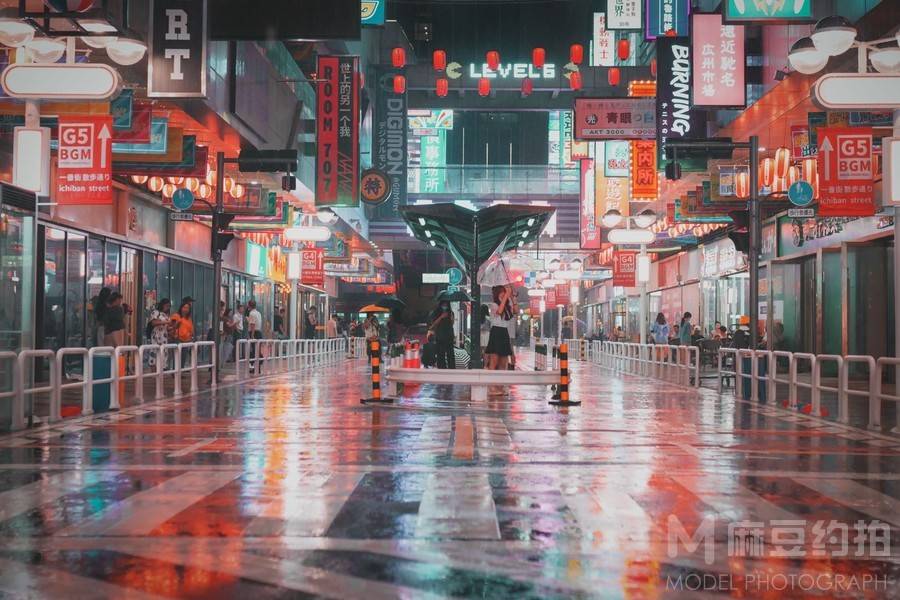 情绪模特