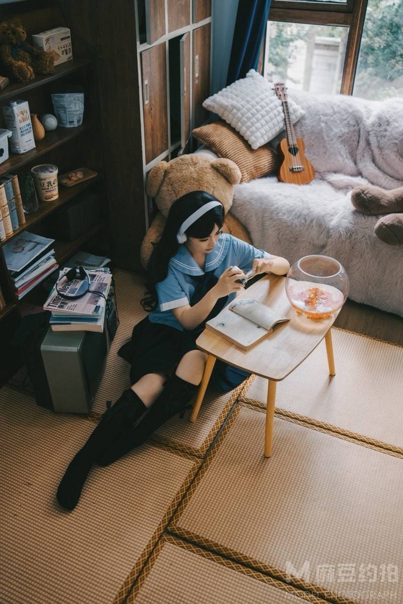 情绪模特