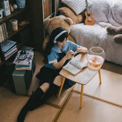 情绪模特