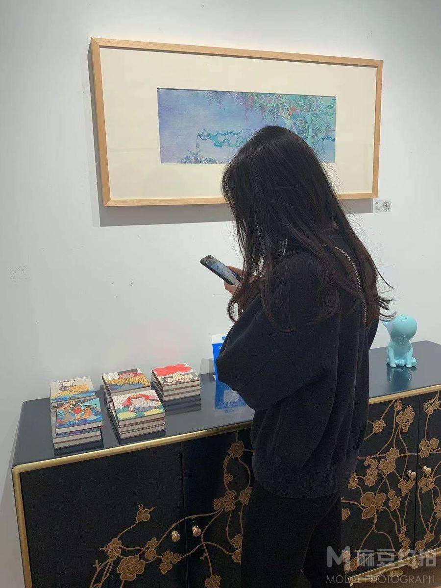情绪模特
