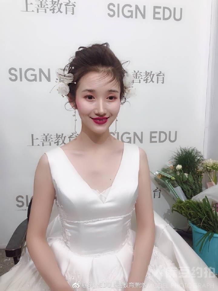妆容模特