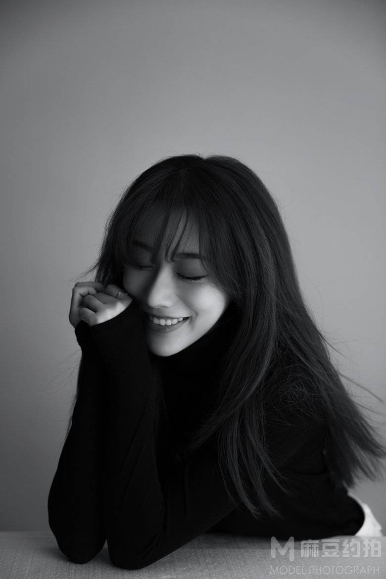 黑白模特