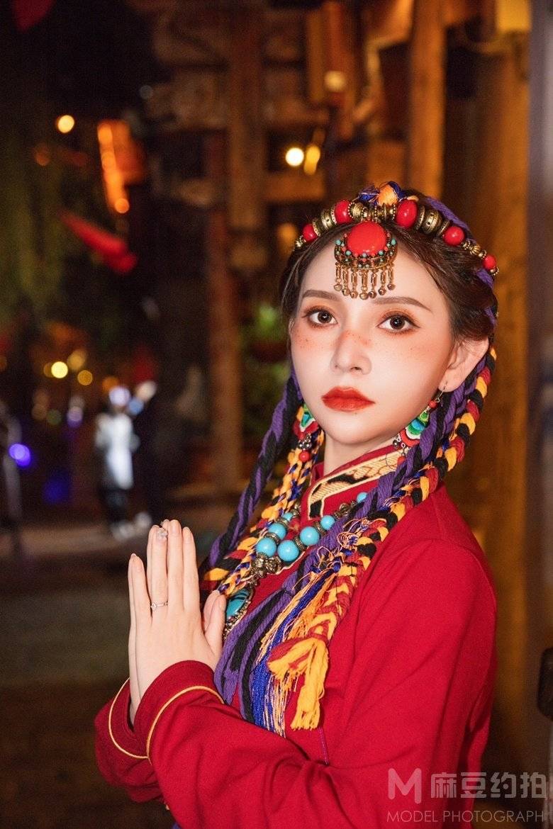 汉服模特