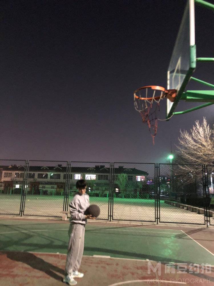 校园模特