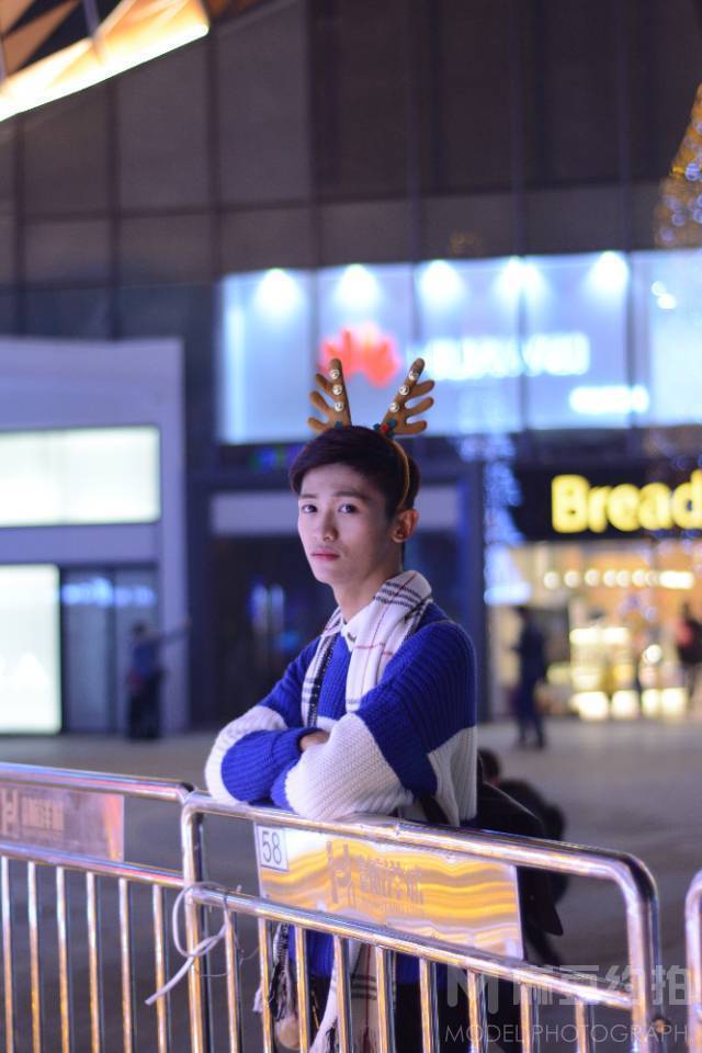 情绪模特