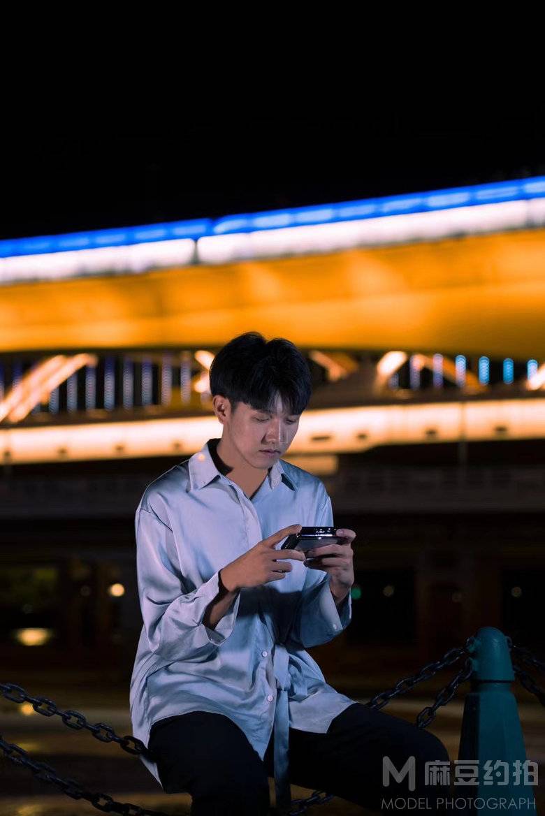 情绪模特