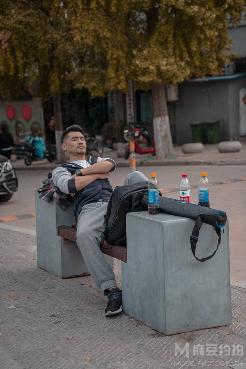 情绪模特
