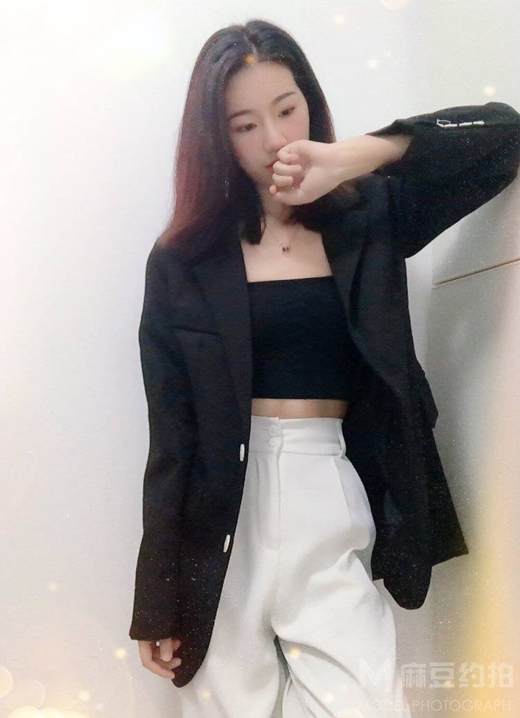 黑白模特