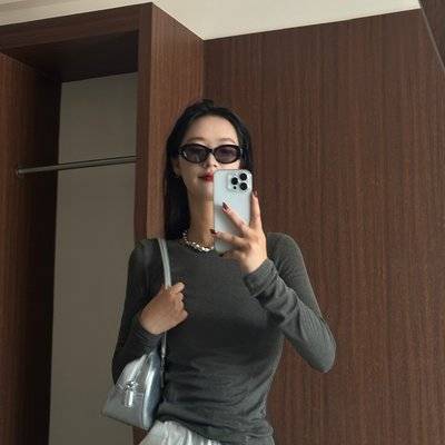黑白模特