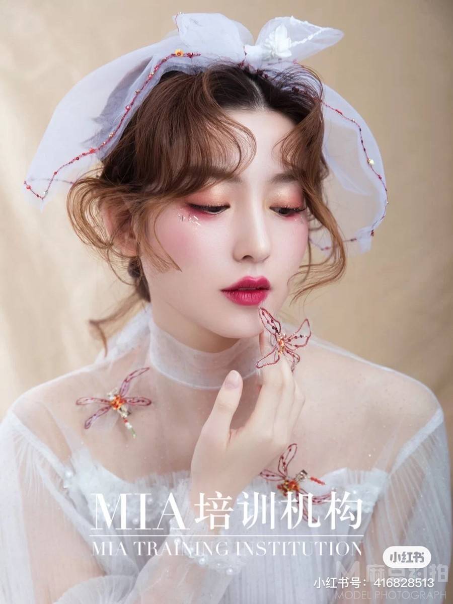 妆容模特